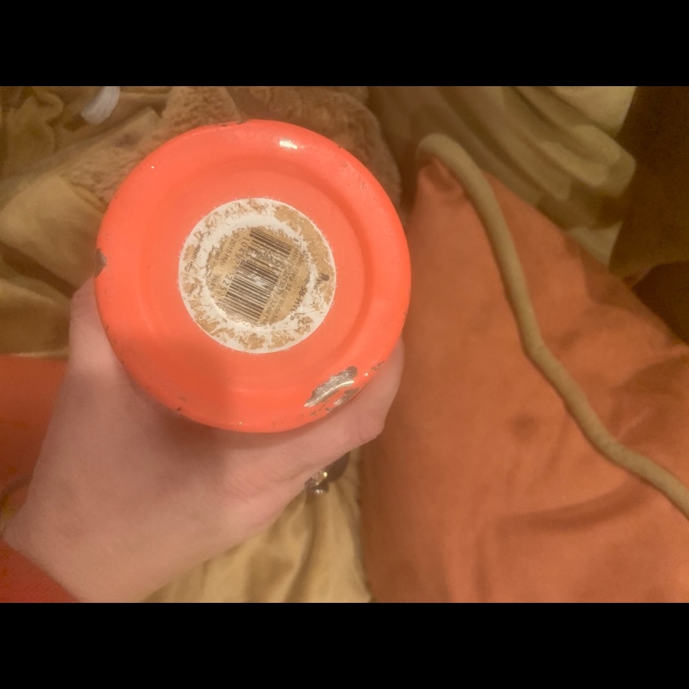21oz and 32oz highly demanded Tangelo Hydro Flasks - Picture 4 of 9